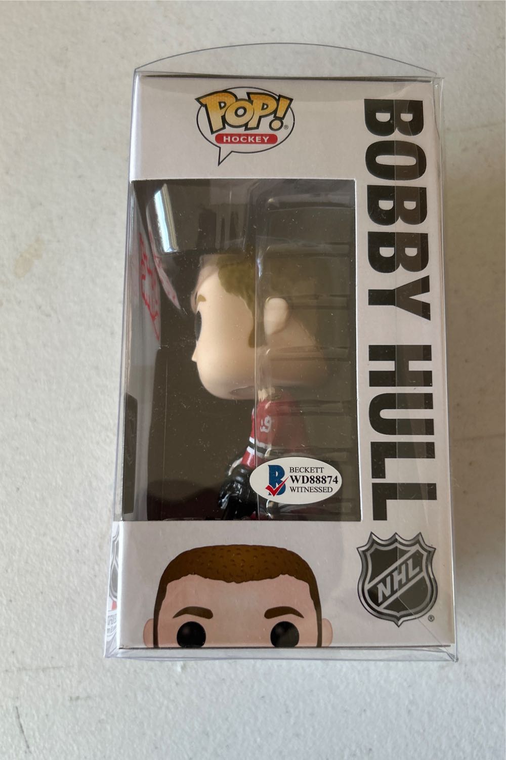 #66 Hockey: NHL Chicago Blackhawks: Bobby Hull (Autograph) - Funko vinyl figure collectible [Barcode 889698510189] - Main Image 2