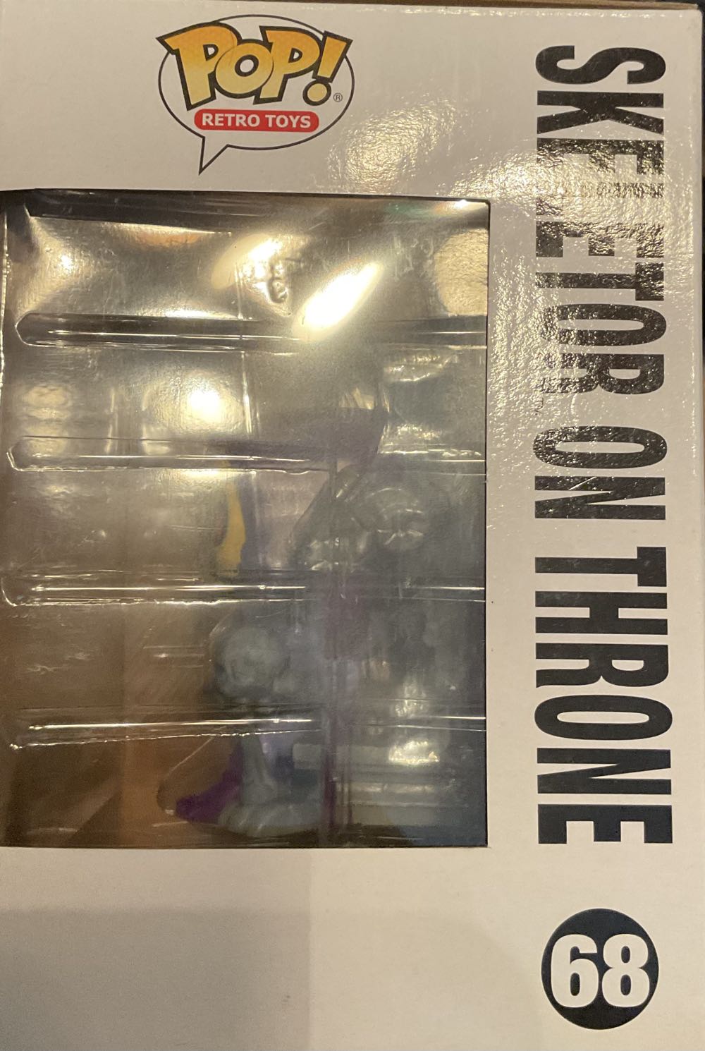 Skeletor on Throne - Masters of the Universe vinyl figure collectible [Barcode 889698545860] - Main Image 4