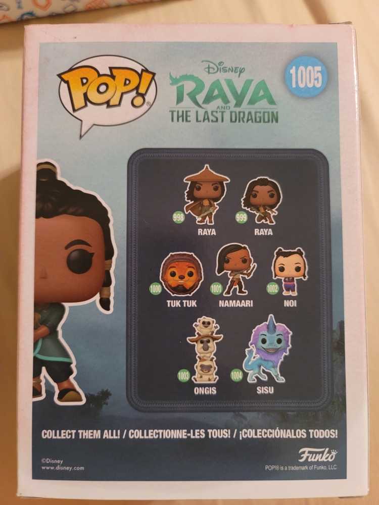 Raya with Tuk Tuk - Disney vinyl figure collectible [Barcode 889698505550] - Main Image 4