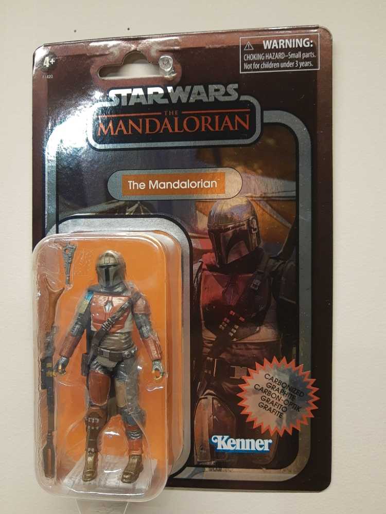 Star Wars The Mandolorian - Carbonized Graphite (Walmart Exclusive) - Star Wars vinyl figure collectible [Barcode 5010993785520] - Main Image 2