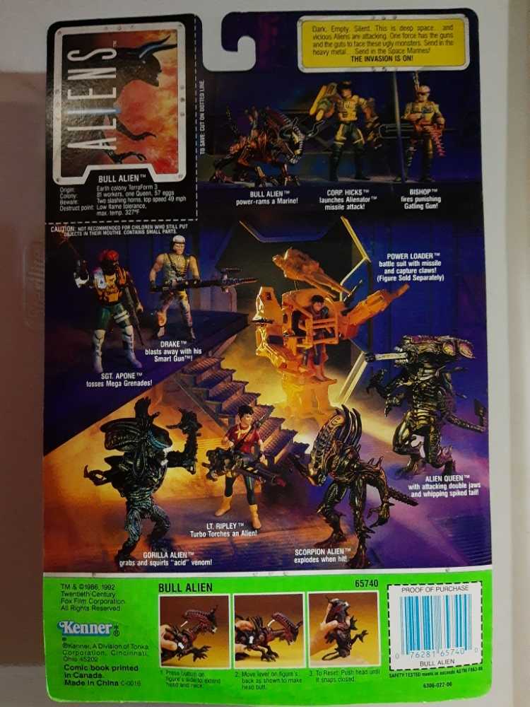 ALIENS - Bull Alien with Face Hugger - Alien vinyl figure collectible [Barcode 076281657400] - Main Image 2