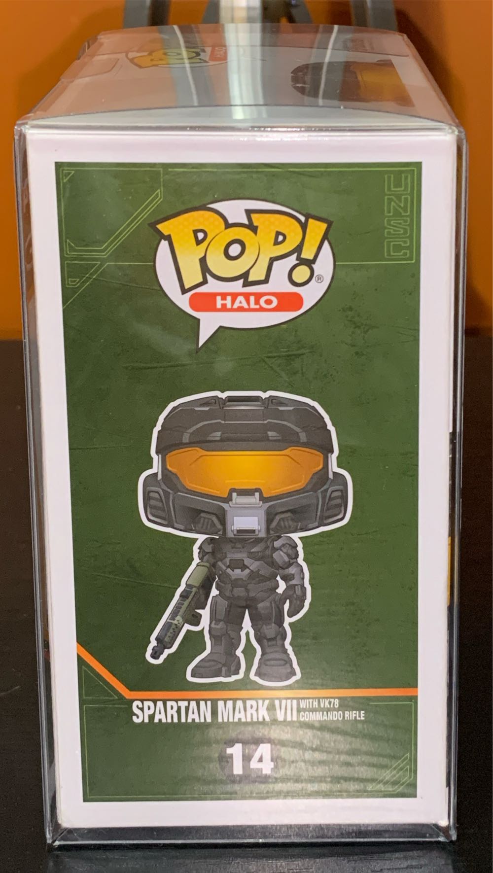 Spartan Mark VII With VK78 Commando Rifle - Halo vinyl figure collectible [Barcode 889698511032] - Main Image 4