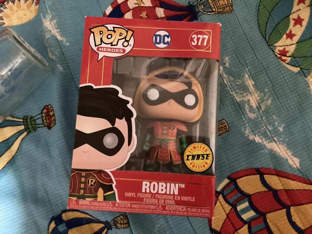 Robin - DC Universe vinyl figure collectible [Barcode 889698524308] - Main Image 4