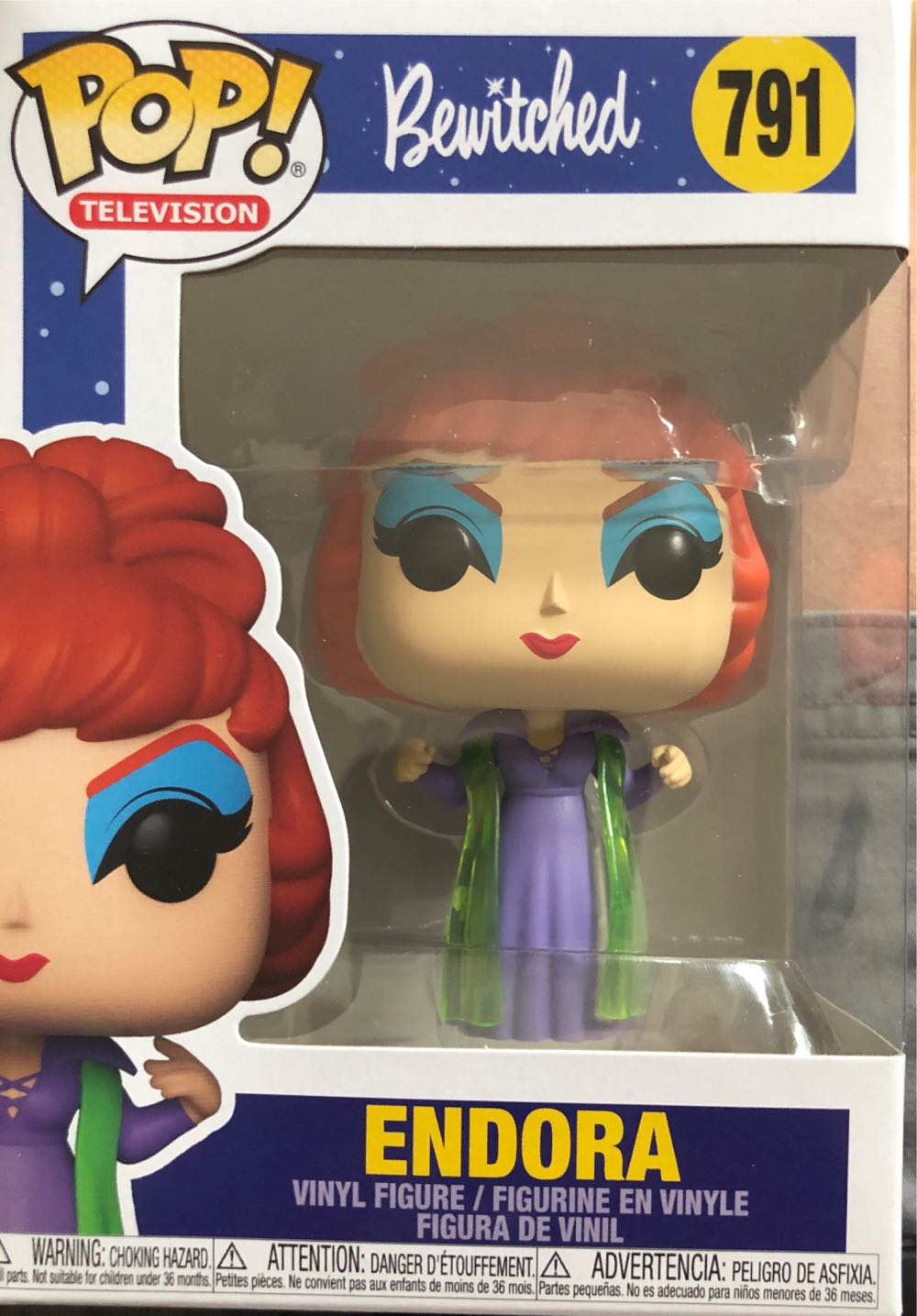 Endora - Bewitched vinyl figure collectible [Barcode 889698401371] - Main Image 2