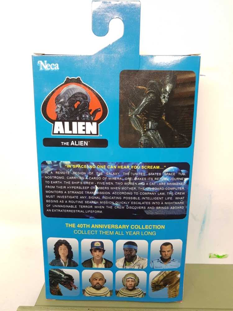 Alien 40th Anniversary - The Alien - Alien vinyl figure collectible [Barcode 634482517055] - Main Image 2
