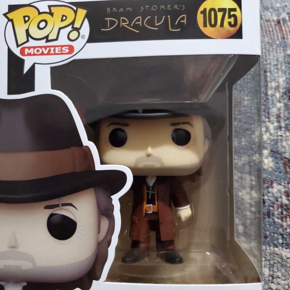 Van Helsing - Bram Stoker’s Dracula vinyl figure collectible [Barcode 889698498005] - Main Image 4