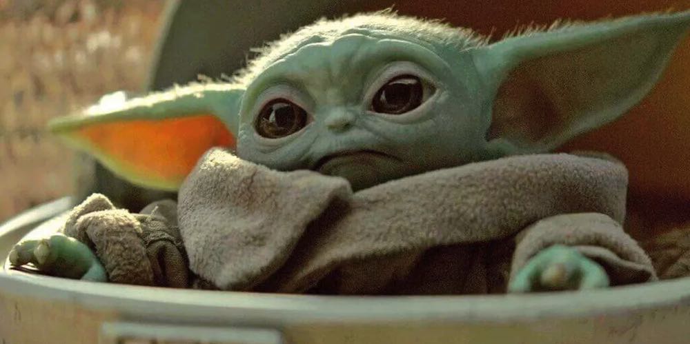 Star Wars: The Child “Baby Yoda” - Star Wars: The Mandalorian vinyl figure collectible [Barcode 889698530446] - Main Image 3