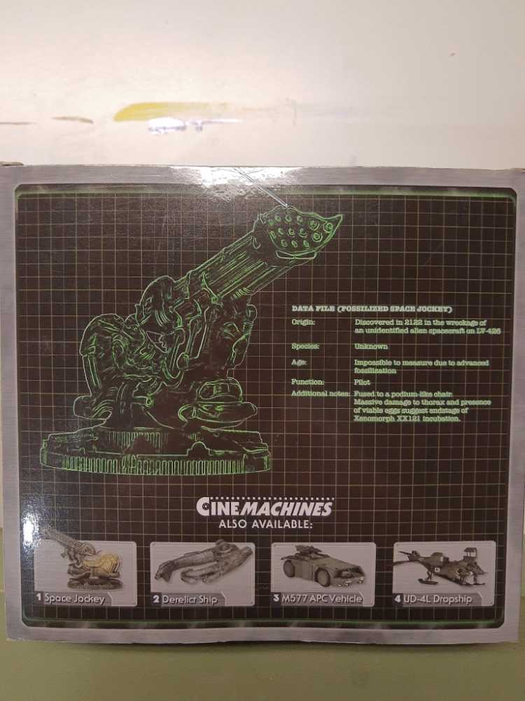Alien Cinemachines - Space Jockey - Alien vinyl figure collectible [Barcode 634482195048] - Main Image 2