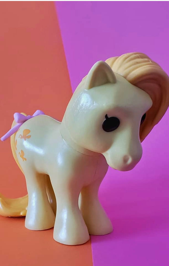 Butterscotch - My Little Pony vinyl figure collectible [Barcode 889698543088] - Main Image 3
