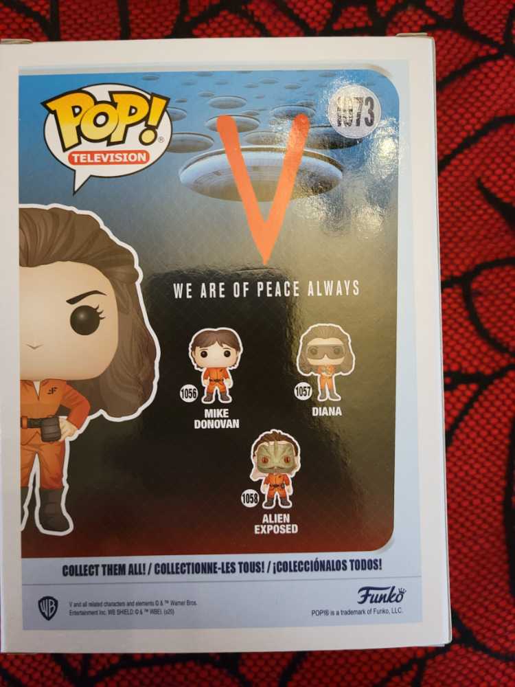 Diana Revealed  vinyl figure collectible [Barcode 889698520317] - Main Image 2