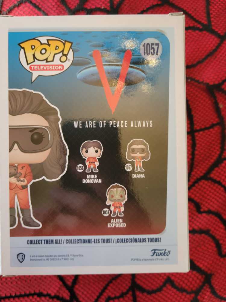 Diana  vinyl figure collectible [Barcode 889698520294] - Main Image 2