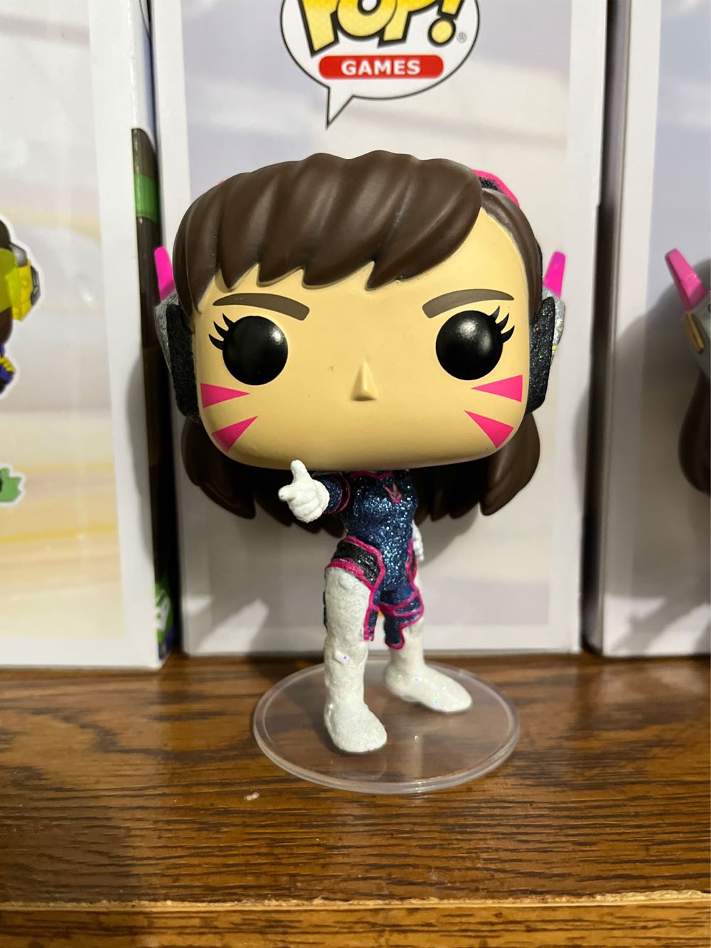 D.Va (Diamond) - Overwatch vinyl figure collectible [Barcode 889698460569] - Main Image 2