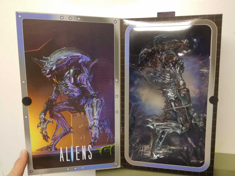 Aliens - Rhino Alien - Alien vinyl figure collectible [Barcode 6653382577079] - Main Image 2