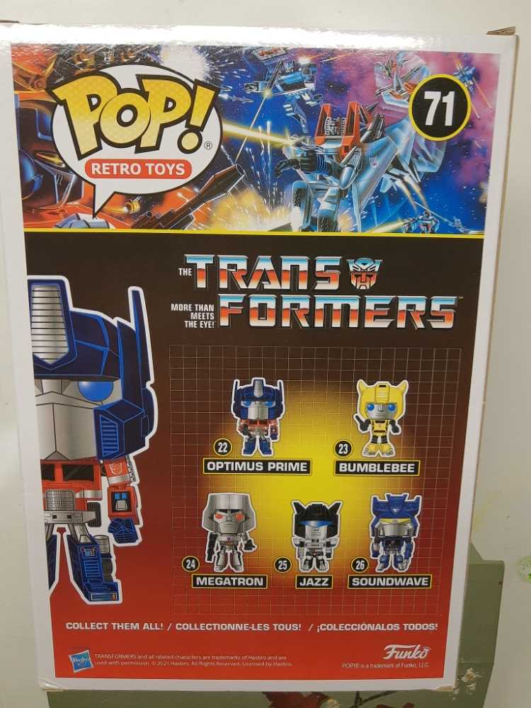 Transformers: Optimus Prime (Jumbo) - Transformers vinyl figure collectible [Barcode 889698546102] - Main Image 2