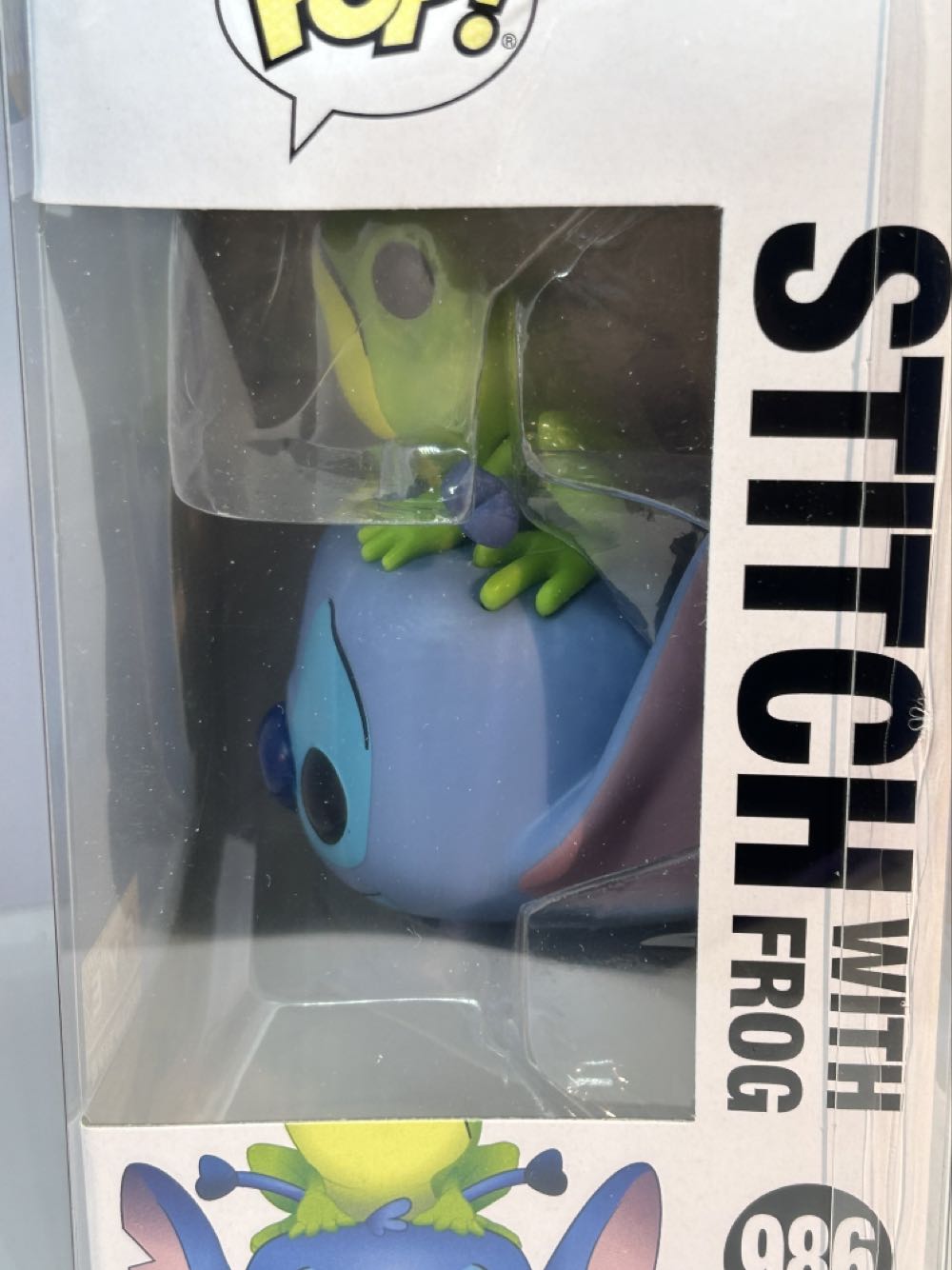 Stitch with Frog - Lilo and Stitch vinyl figure collectible [Barcode 889698517959] - Main Image 4