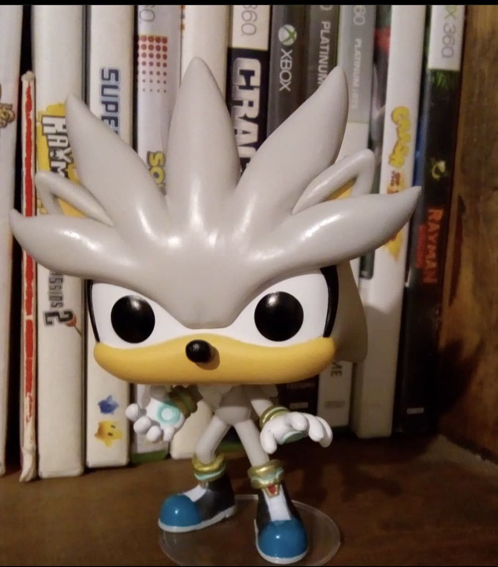 Silver - Sonic the Hedgehog vinyl figure collectible [Barcode 889698519656] - Main Image 4