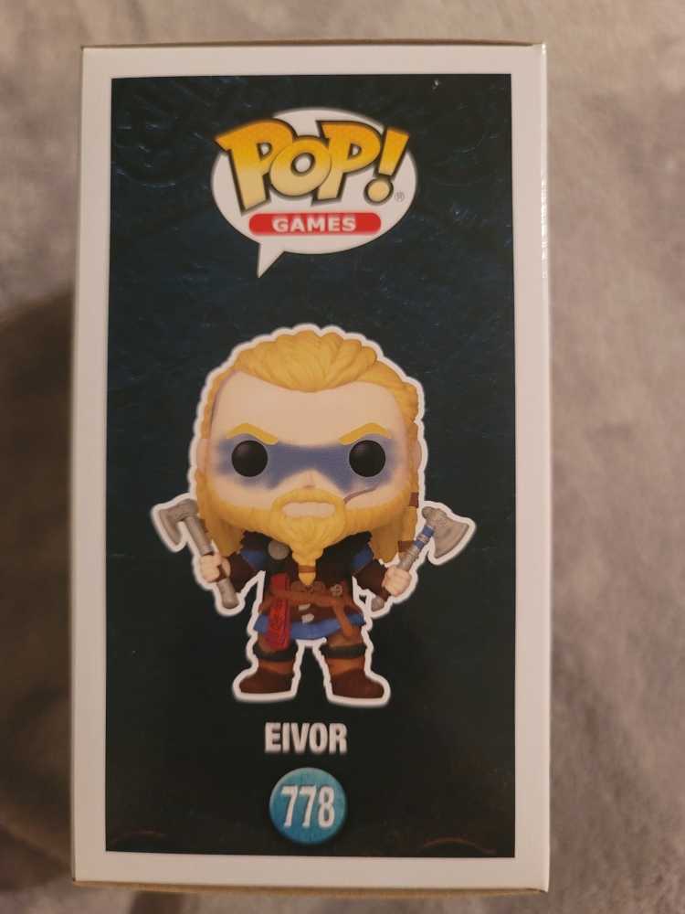 Eivor (Double Axe) - Assassin’s Creed vinyl figure collectible [Barcode 889698519663] - Main Image 2