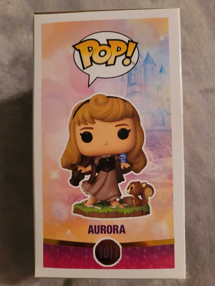 Sleeping Beauty: Aurora, #1011 - Disney Princess vinyl figure collectible [Barcode 889698547413] - Main Image 2
