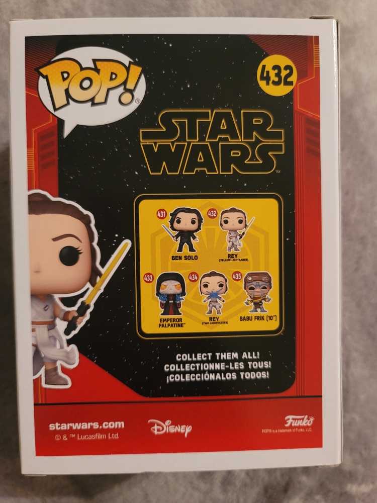 Rey (Yellow Lightsaber) - Star Wars vinyl figure collectible [Barcode 889698514828] - Main Image 3