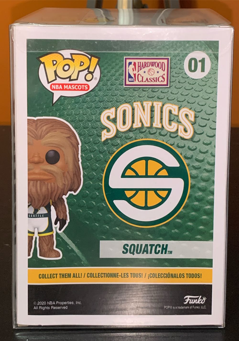 #01: Squatch - NBA vinyl figure collectible [Barcode 889698543118] - Main Image 3