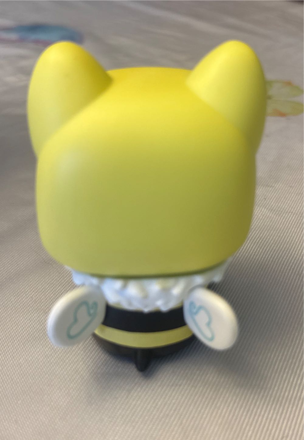 Queen Bee Meowchi  vinyl figure collectible [Barcode 889698546584] - Main Image 3