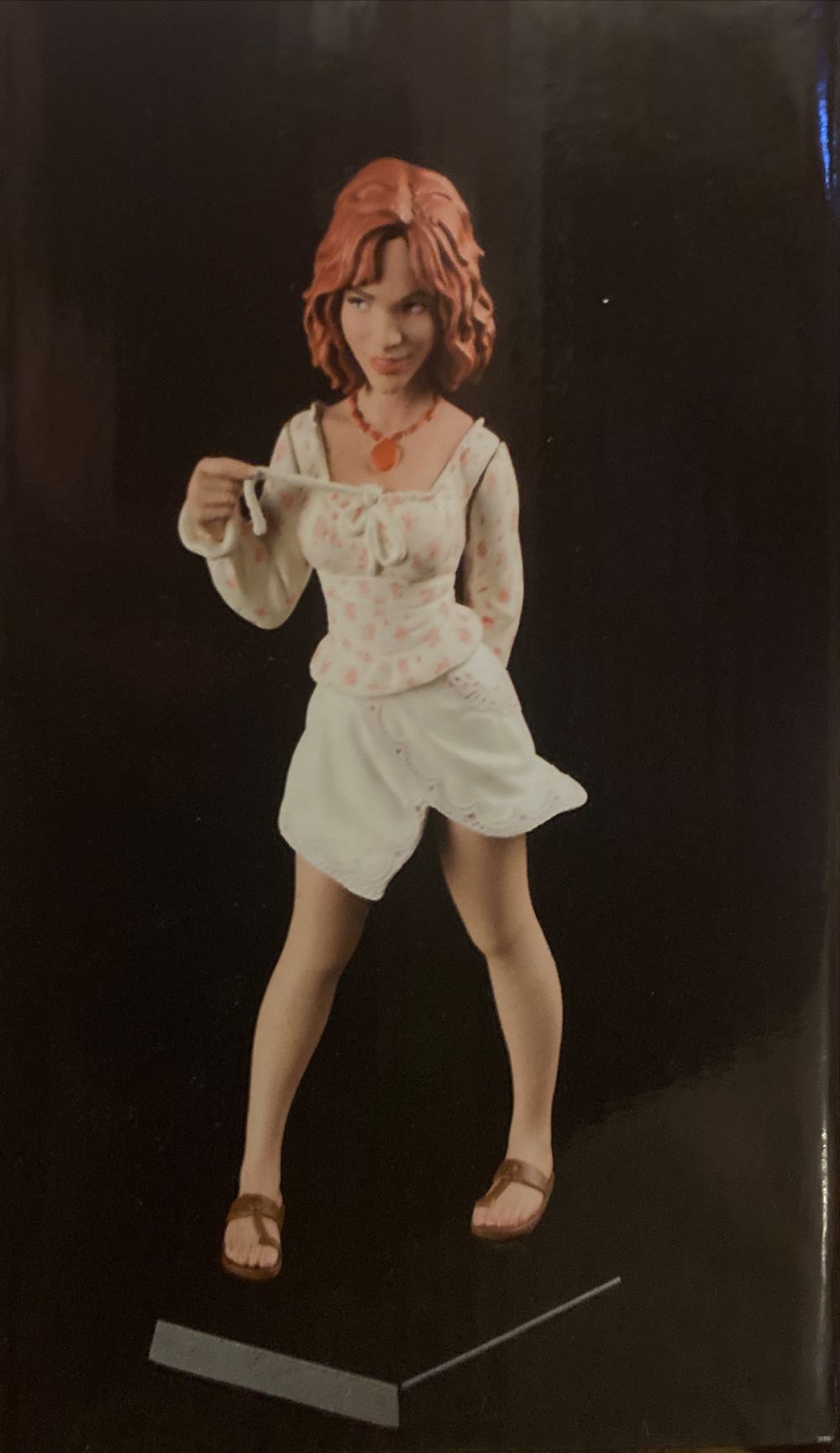 Saffron - Firefly vinyl figure collectible [Barcode 812095022764] - Main Image 2