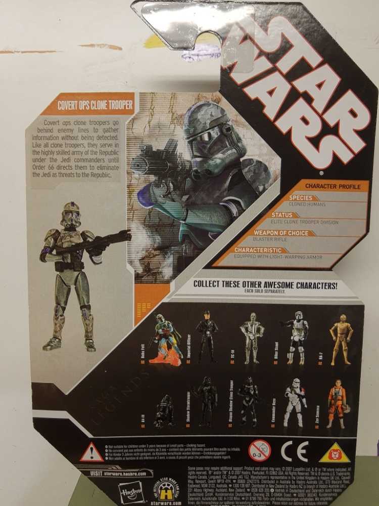 Star Wars Saga Legends - Covert Ops Clone Trooper - Star Wars vinyl figure collectible [Barcode 653569323235] - Main Image 2