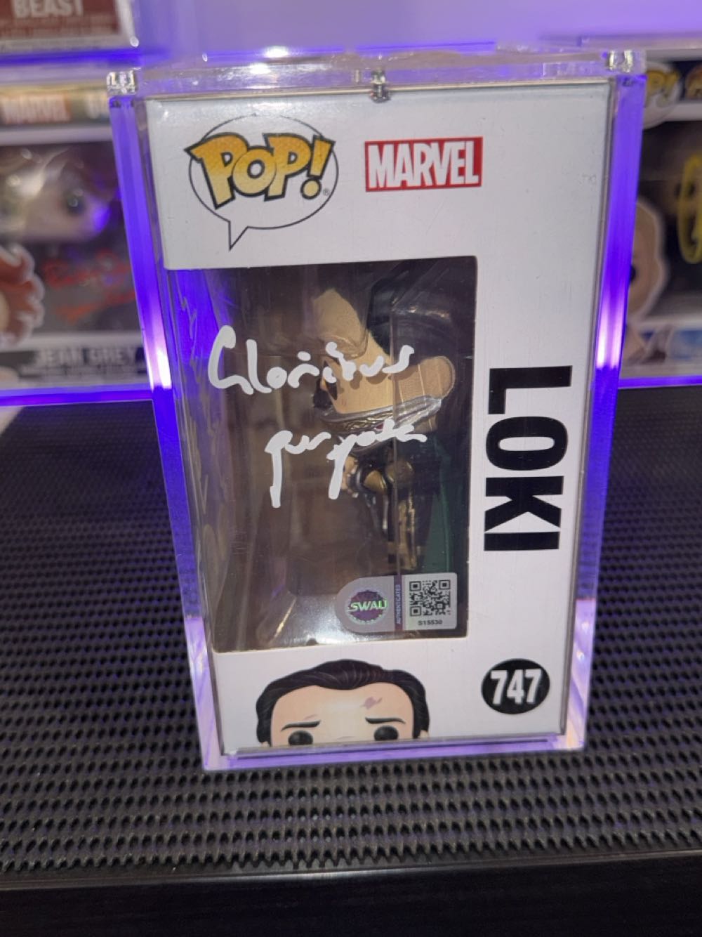 Loki - Avengers: Endgame vinyl figure collectible [Barcode 889698512886] - Main Image 3