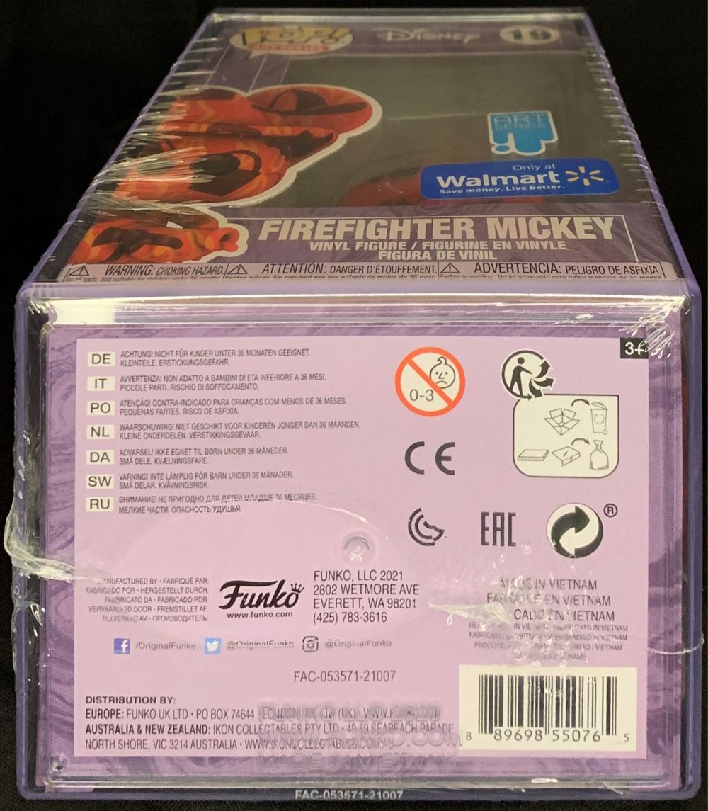 19 Firefighter Mickey (Art Series) - Disney vinyl figure collectible [Barcode 889698550765] - Main Image 3