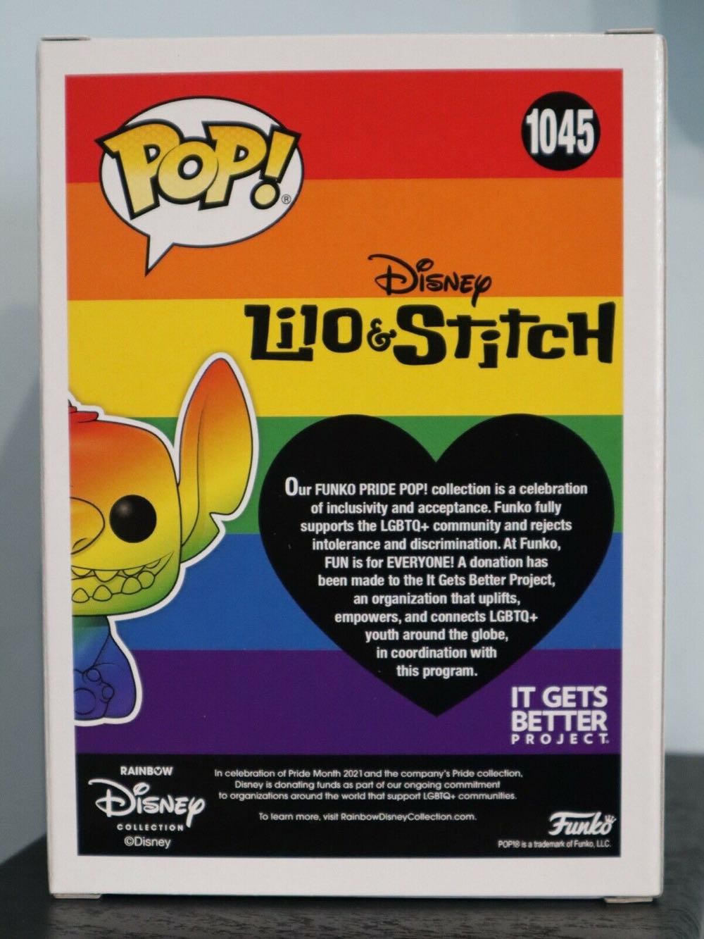 Pride Stitch Rainbow - Lilo and Stitch vinyl figure collectible [Barcode 889698565820] - Main Image 4