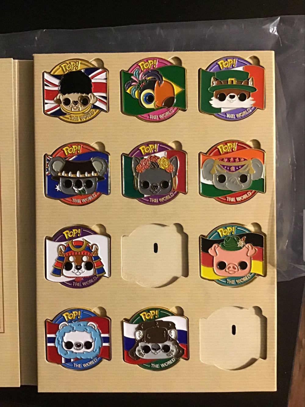 Funko Pop! Around The World Passport Book - Around The World vinyl figure collectible [Barcode 889698493277] - Main Image 3