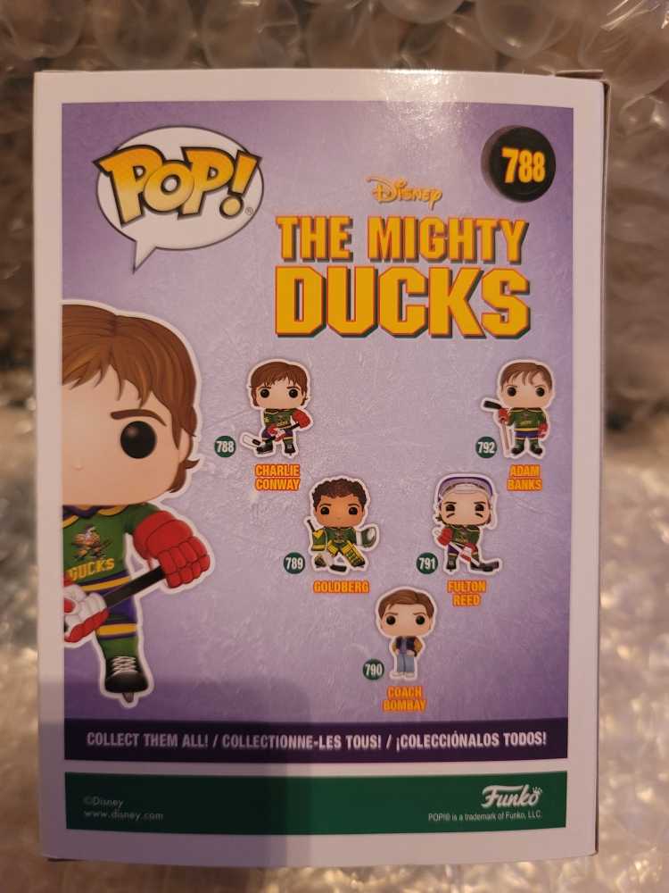 Charlie Conway - Disney vinyl figure collectible [Barcode 889698467834] - Main Image 3