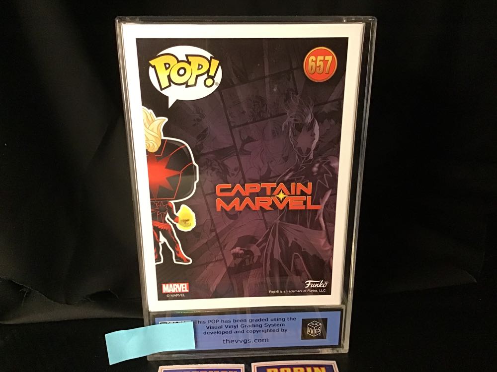 Dark Captain Marvel - Captain Marvel vinyl figure collectible [Barcode 889698489027] - Main Image 2