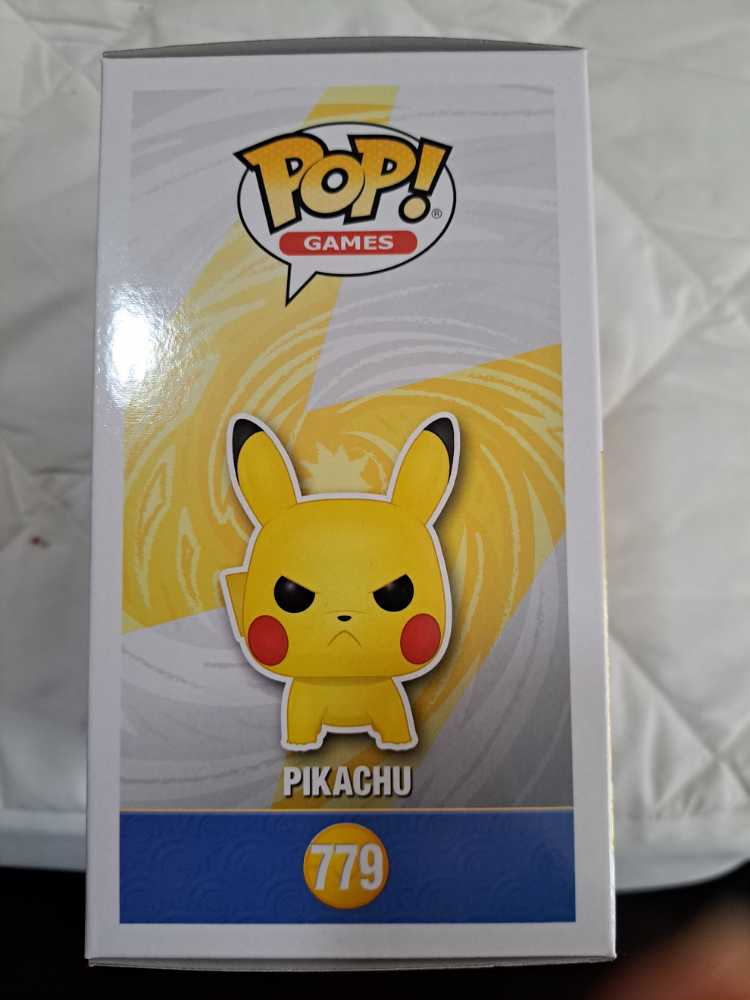 Pikachu - Pokémon vinyl figure collectible [Barcode 889698552288] - Main Image 3