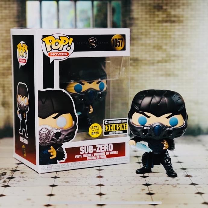 MK: Sub-Zero (Glow In The Dark) - Mortal Kombat vinyl figure collectible [Barcode 889698556477] - Main Image 3