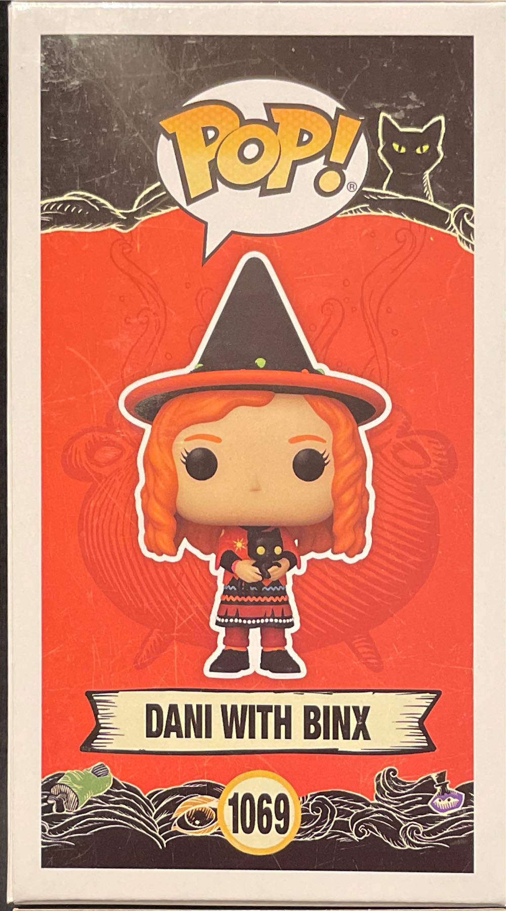 Hocus Pocus Dani - Hocus Pocus vinyl figure collectible [Barcode 889698561204] - Main Image 4