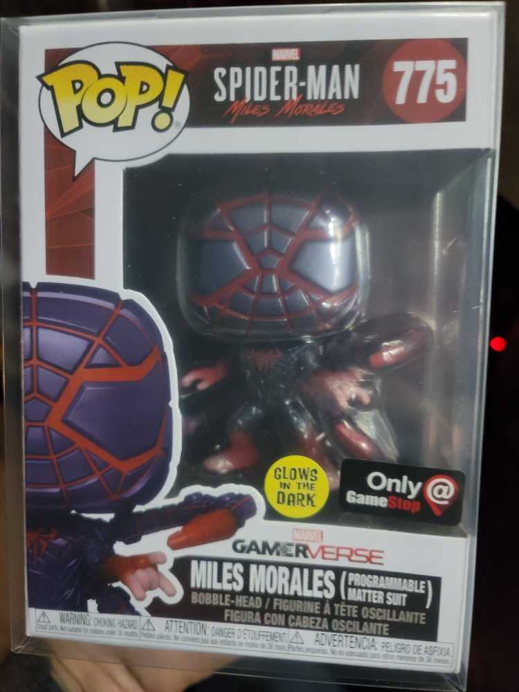 Spider-Man Miles Morales- Programmable Matter Suit (glow In The Dark) - Spider-Man vinyl figure collectible [Barcode 889698544368] - Main Image 2