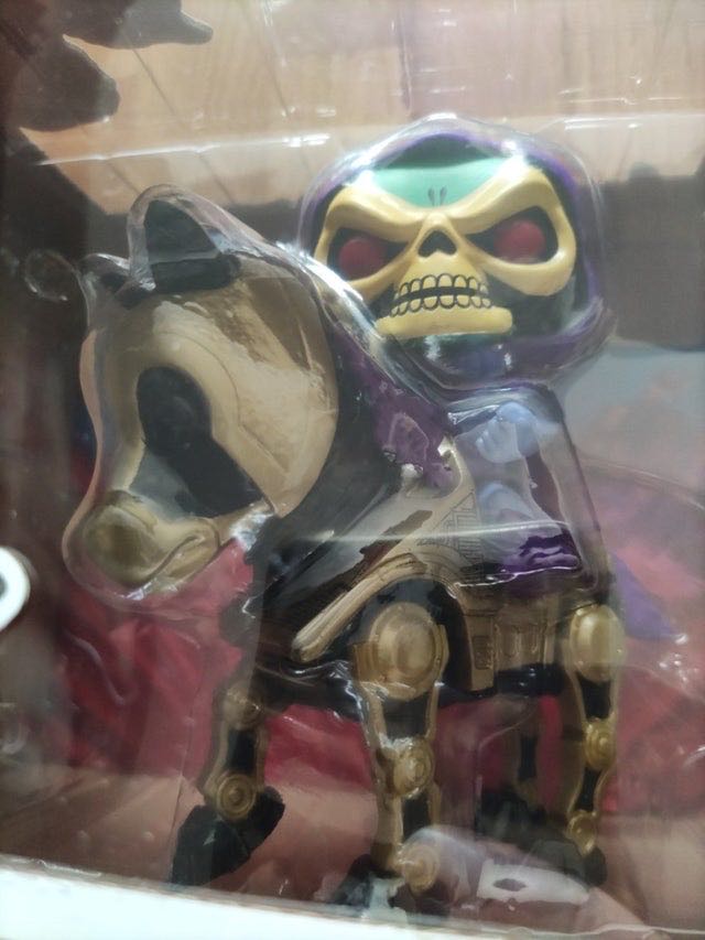 MOTU skeletor on night stalker - Masters of the Universe vinyl figure collectible [Barcode 889698562010] - Main Image 4