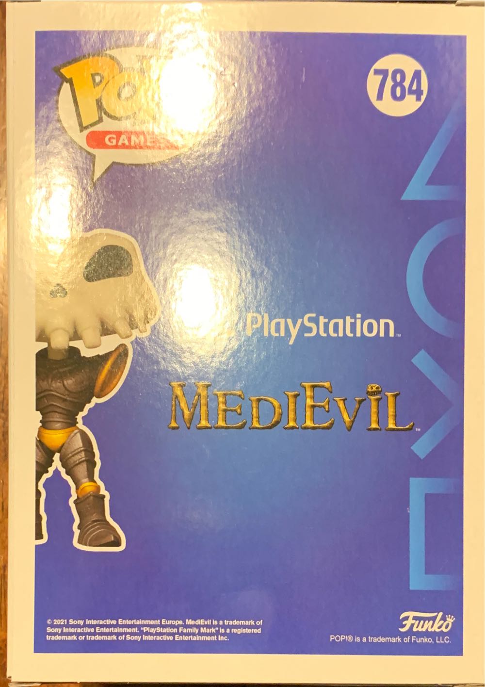 Sir Daniel Fortesque  vinyl figure collectible [Barcode 889698561419] - Main Image 2