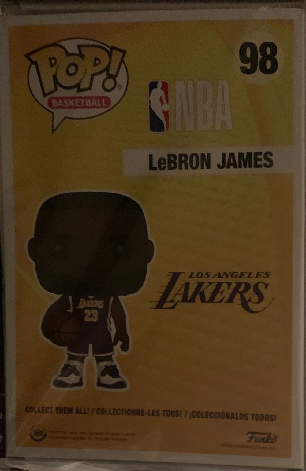 LeBron James - NBA vinyl figure collectible [Barcode 889698523592] - Main Image 2