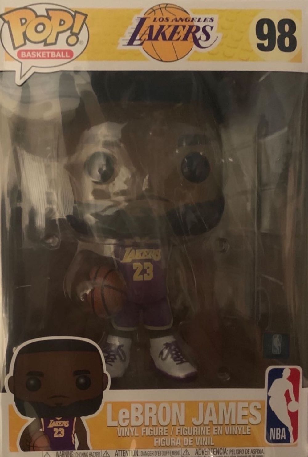 LeBron James - NBA vinyl figure collectible [Barcode 889698523592] - Main Image 3