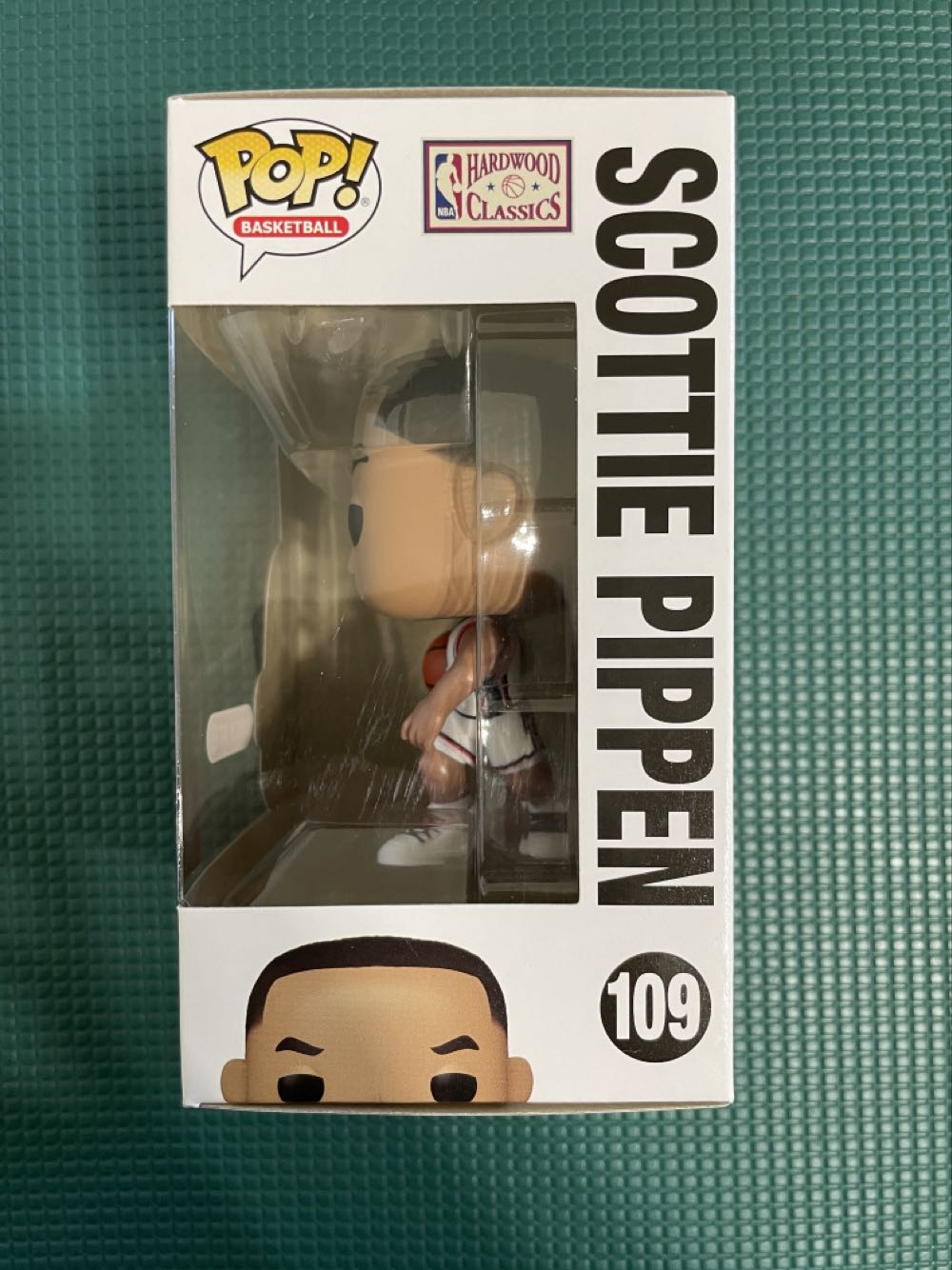 Scottie Pippen - USA - NBA vinyl figure collectible [Barcode 889698561464] - Main Image 3