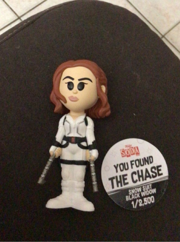Black Widow - Marvel - Funko 2021 Wondrous Convention - Limited Edition - FUNKOPOP - Funko Vinyl Soda  vinyl figure collectible [Barcode 889698543330] - Main Image 2