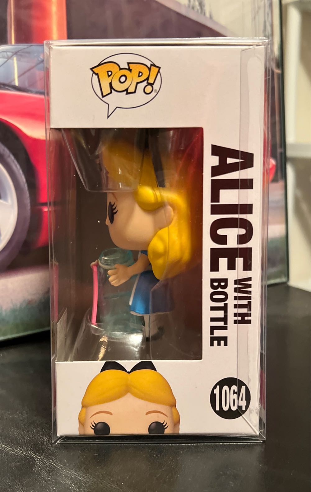 Alice With Bottle - Alice in Wonderland vinyl figure collectible [Barcode 889698561365] - Main Image 3