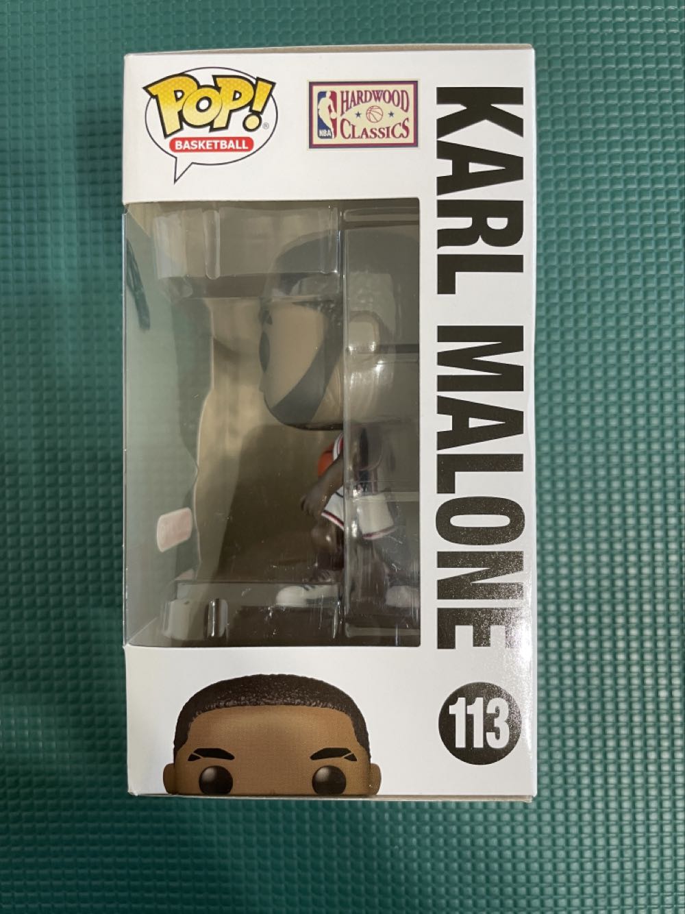 Karl Malone - USA - NBA vinyl figure collectible [Barcode 889698563987] - Main Image 3