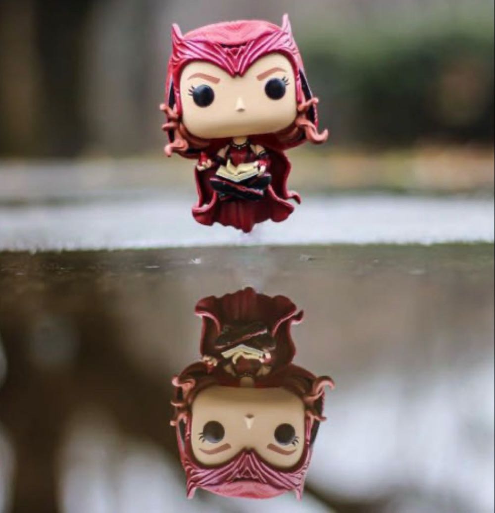 Scarlet Witch - Marvel Universe vinyl figure collectible [Barcode 889698543231] - Main Image 4