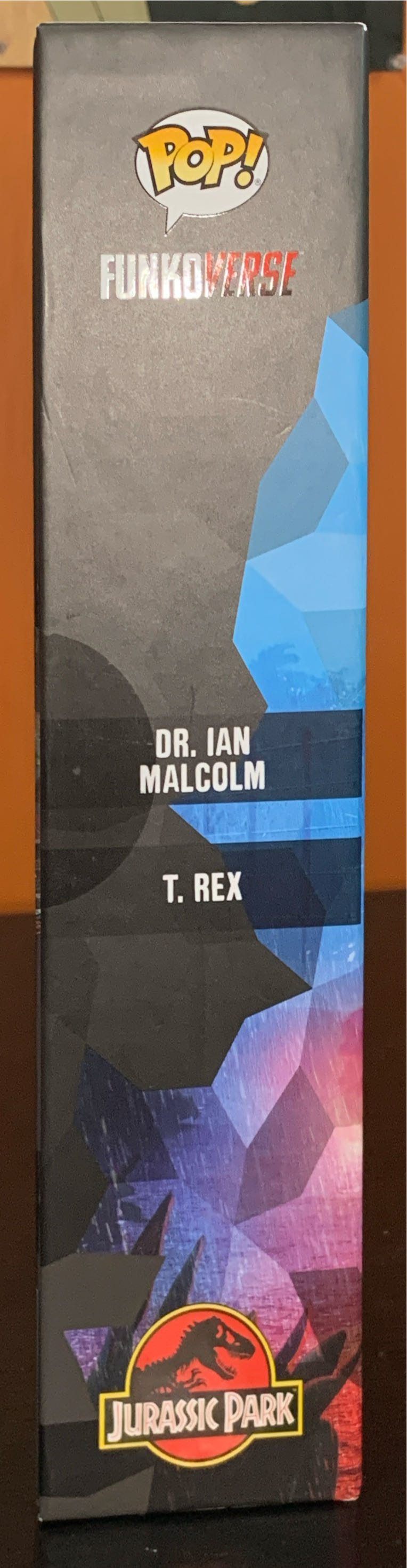 Jurassic Park #101: Dr. Ian Malcolm & T. Rex - Jurassic Park vinyl figure collectible [Barcode 889698458894] - Main Image 4