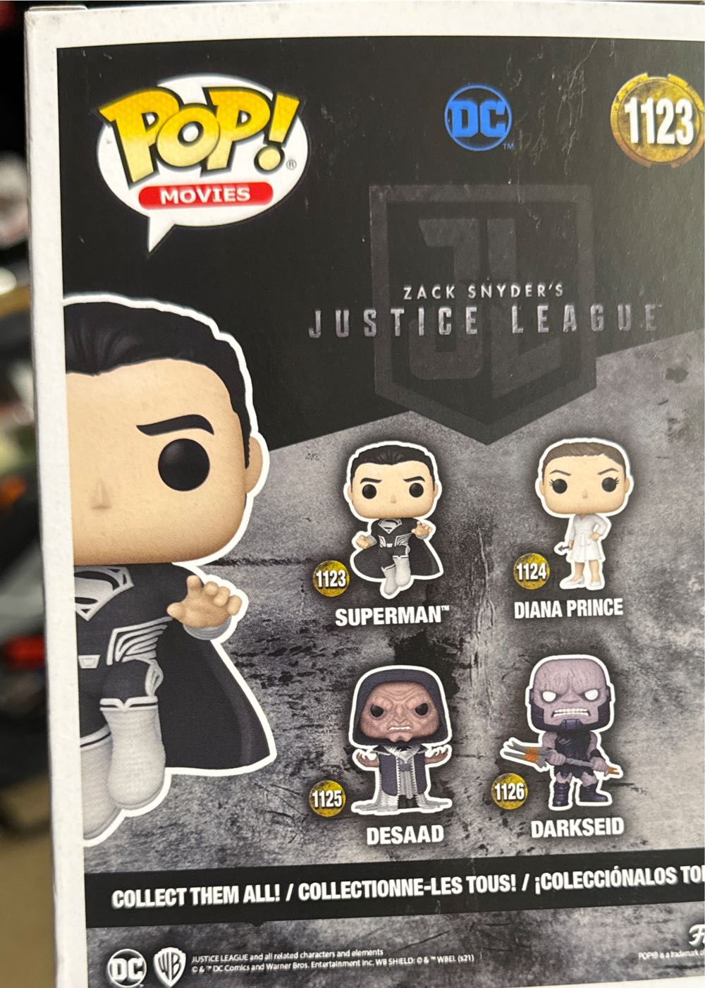 Superman - DC Universe vinyl figure collectible [Barcode 889698568012] - Main Image 3