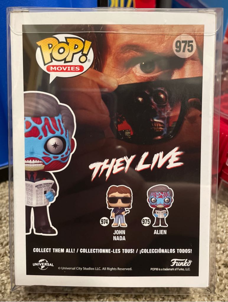 They Live -975- Alien - They Live vinyl figure collectible [Barcode 889698491495] - Main Image 2