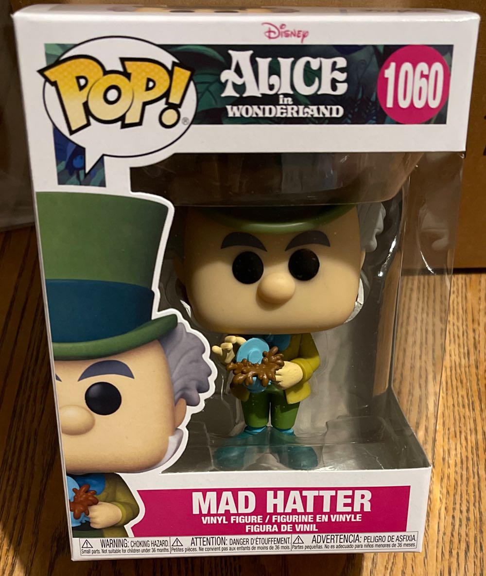 Mad Hatter #1060 - Alice in Wonderland vinyl figure collectible [Barcode 889698557368] - Main Image 2